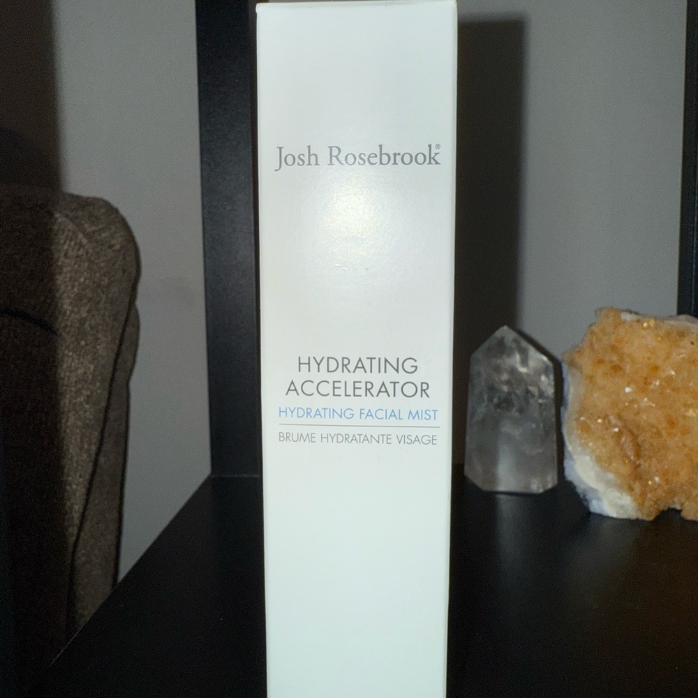 Hydrating Accelerator Facial Mist - White
